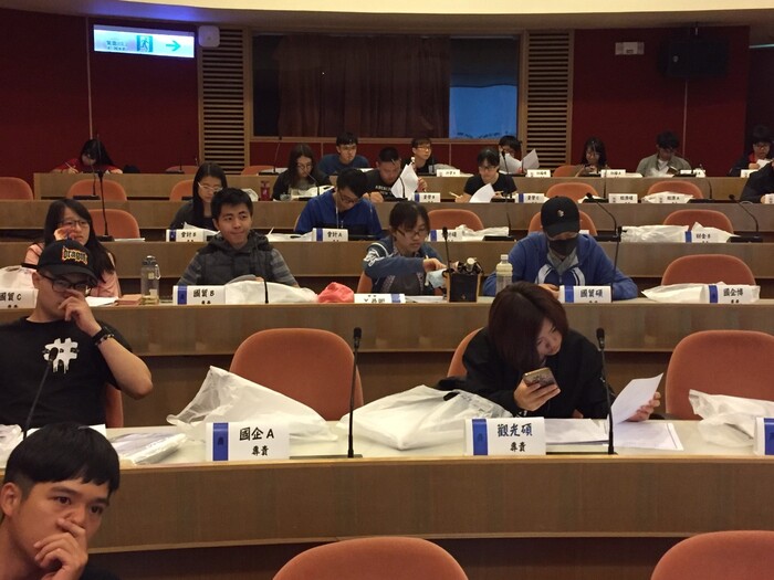 105學年度第5次專責會議圖片